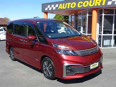 2017 Nissan Serena - Thumbnail