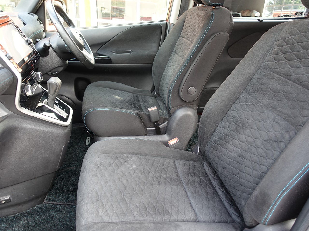 2017 Nissan Serena