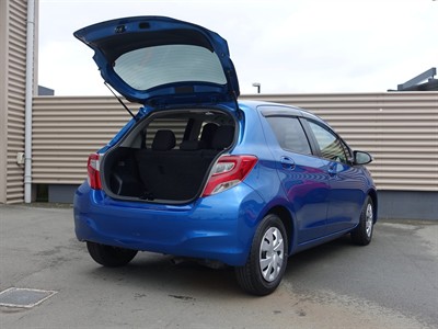 2016 Toyota Vitz - Thumbnail