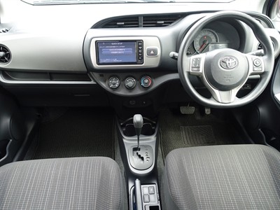 2016 Toyota Vitz - Thumbnail