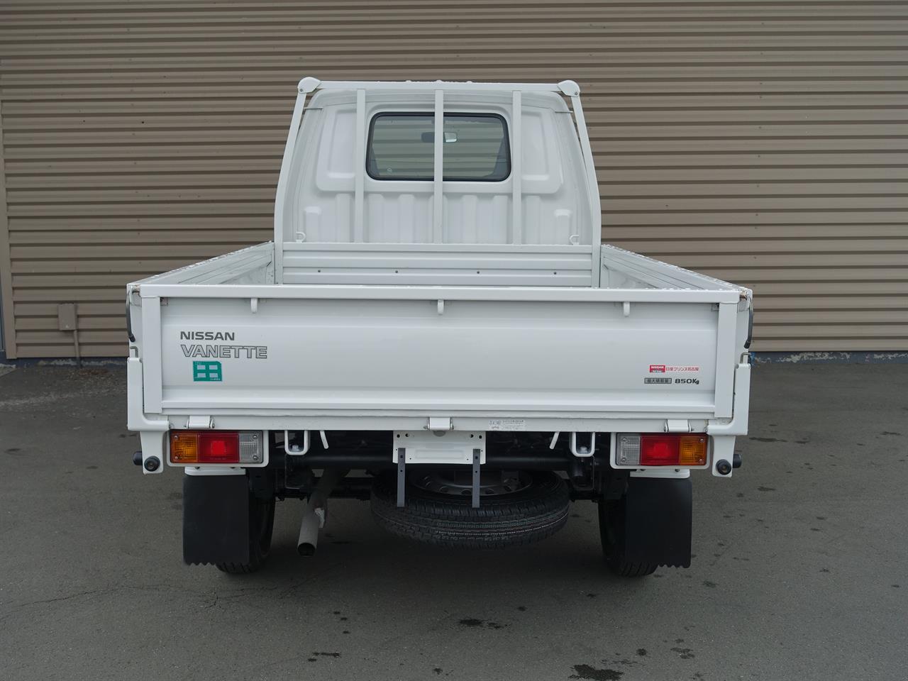 2004 Nissan Vanette