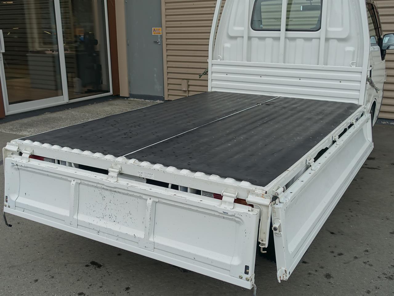 2004 Nissan Vanette