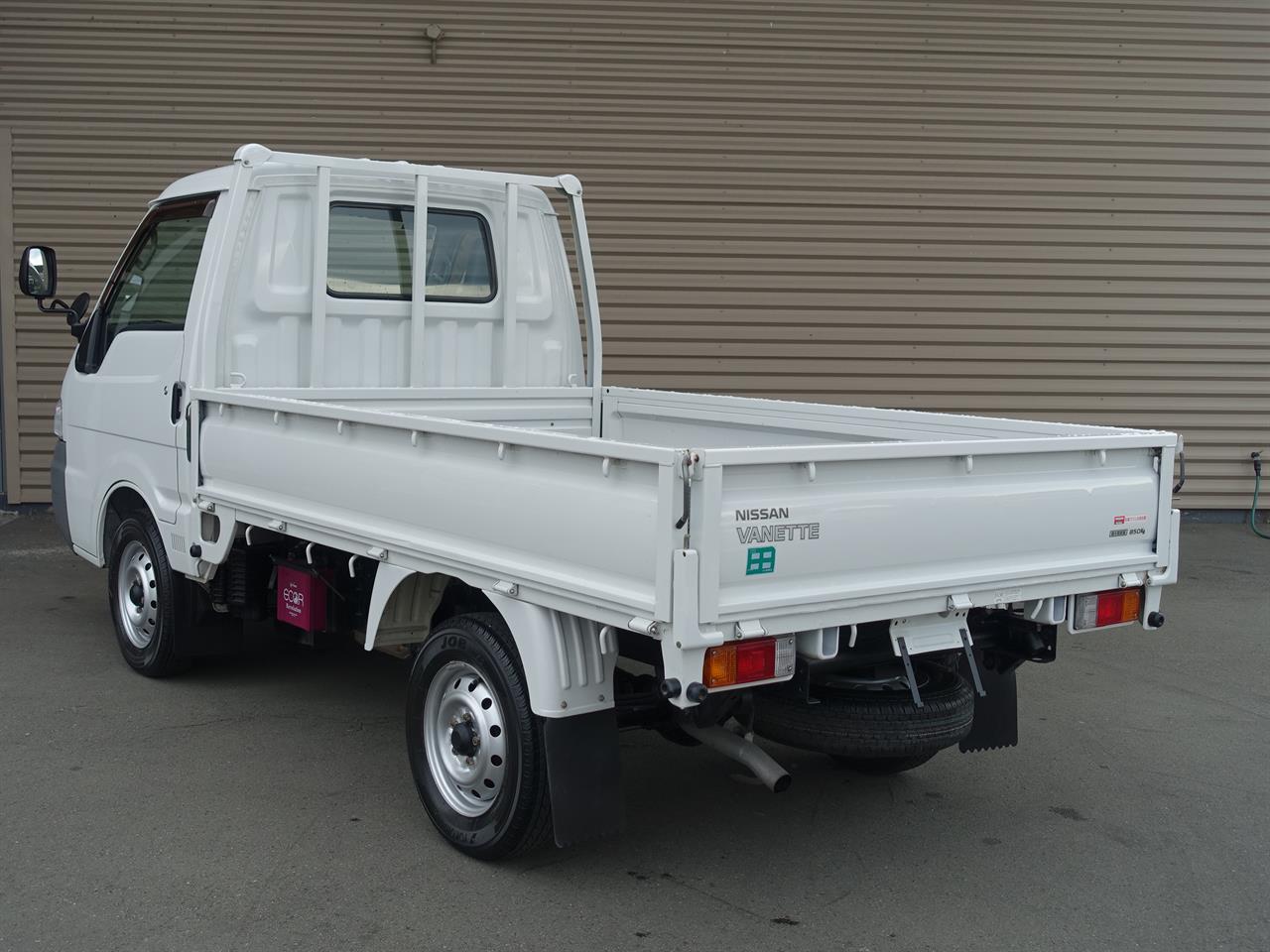 2004 Nissan Vanette