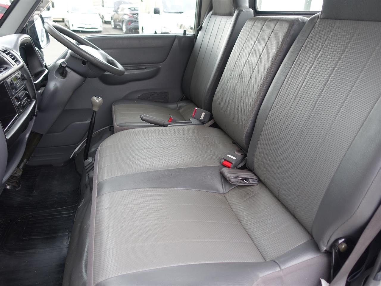 2004 Nissan Vanette