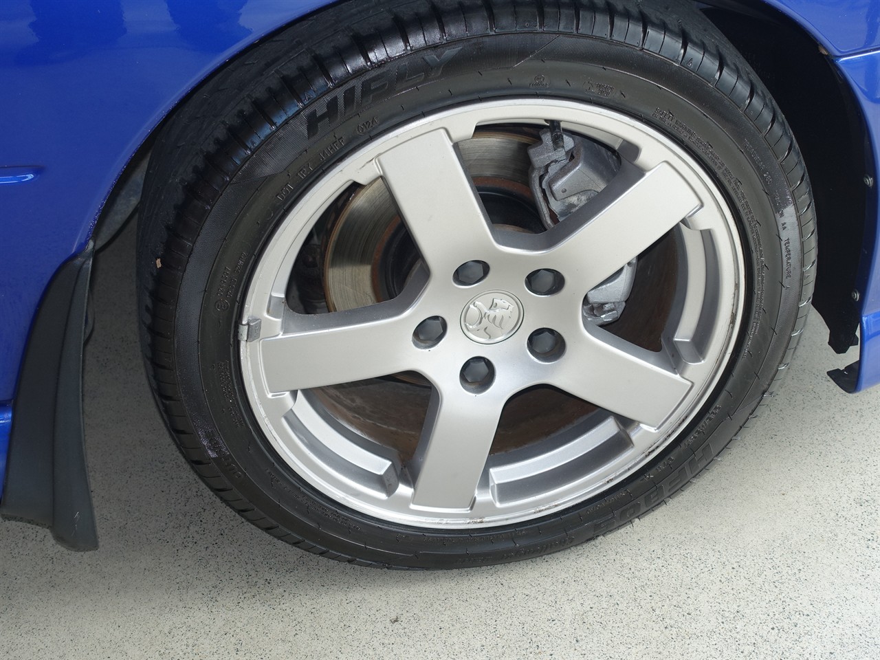 2005 Holden Commodore