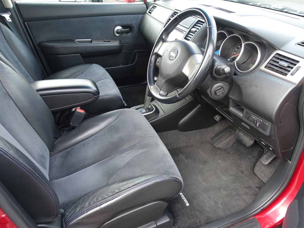 2005 Nissan Tiida