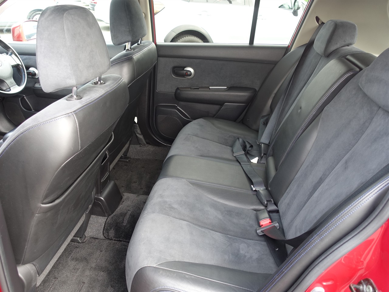 2005 Nissan Tiida