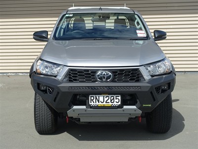 2025 Toyota Hilux - Thumbnail