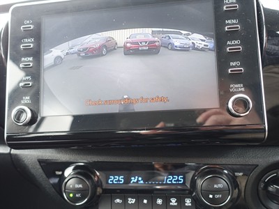 2025 Toyota Hilux - Thumbnail