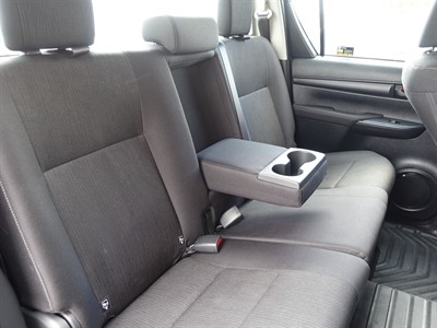 2025 Toyota Hilux - Thumbnail