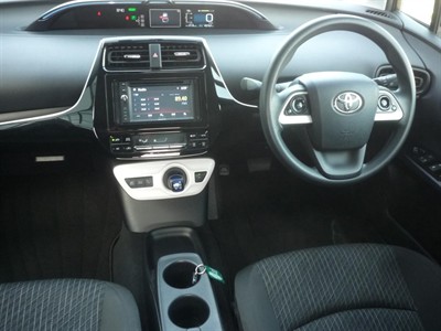 2015 Toyota Prius - Thumbnail