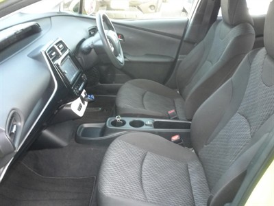 2015 Toyota Prius - Thumbnail