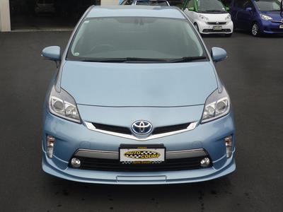 2013 Toyota Prius PHV - Thumbnail