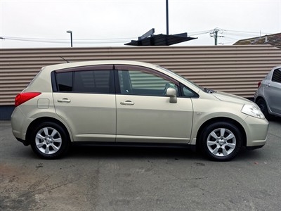 2005 Nissan Tiida - Thumbnail