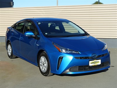 2019 Toyota Prius - Thumbnail