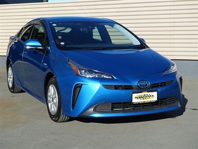 2019 Toyota Prius - Thumbnail