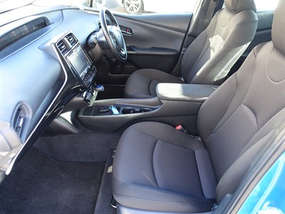 2019 Toyota Prius - Thumbnail