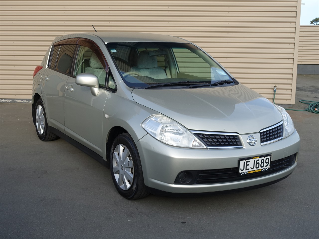 2004 Nissan Tiida