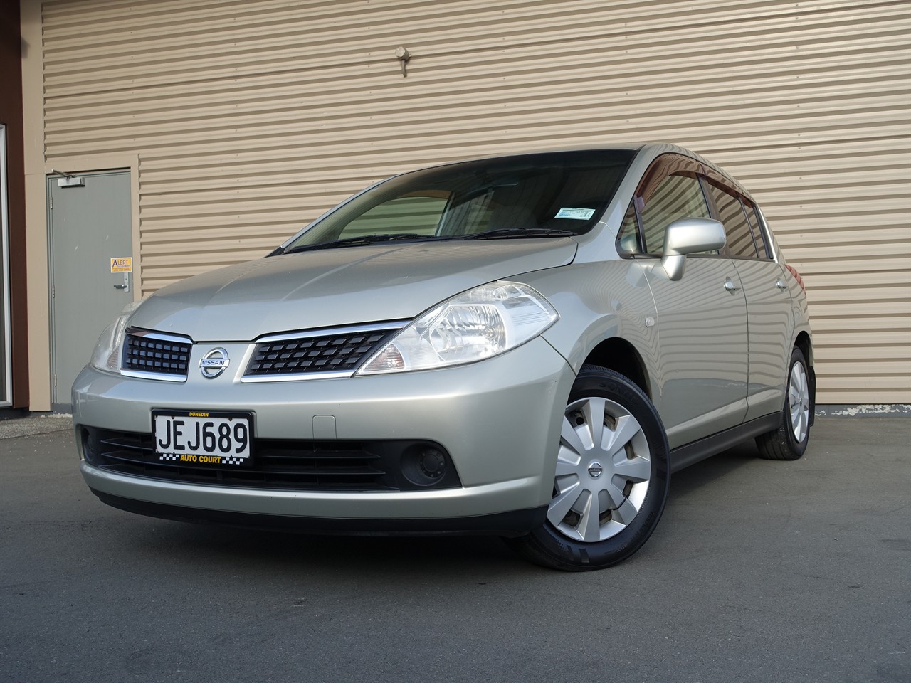 2004 Nissan Tiida