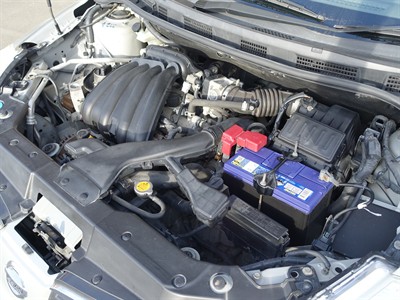 2004 Nissan Tiida - Thumbnail
