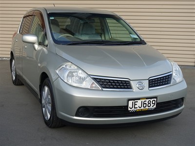2004 Nissan Tiida - Thumbnail