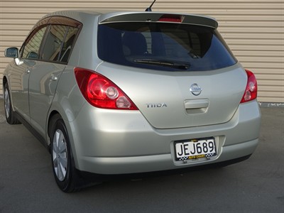 2004 Nissan Tiida - Thumbnail