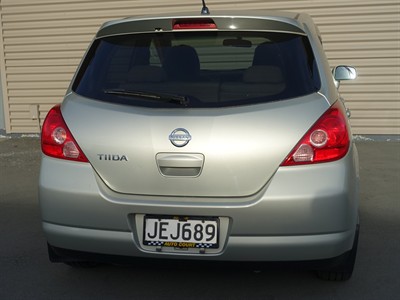 2004 Nissan Tiida - Thumbnail
