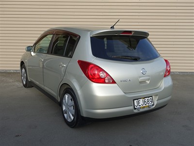 2004 Nissan Tiida - Thumbnail