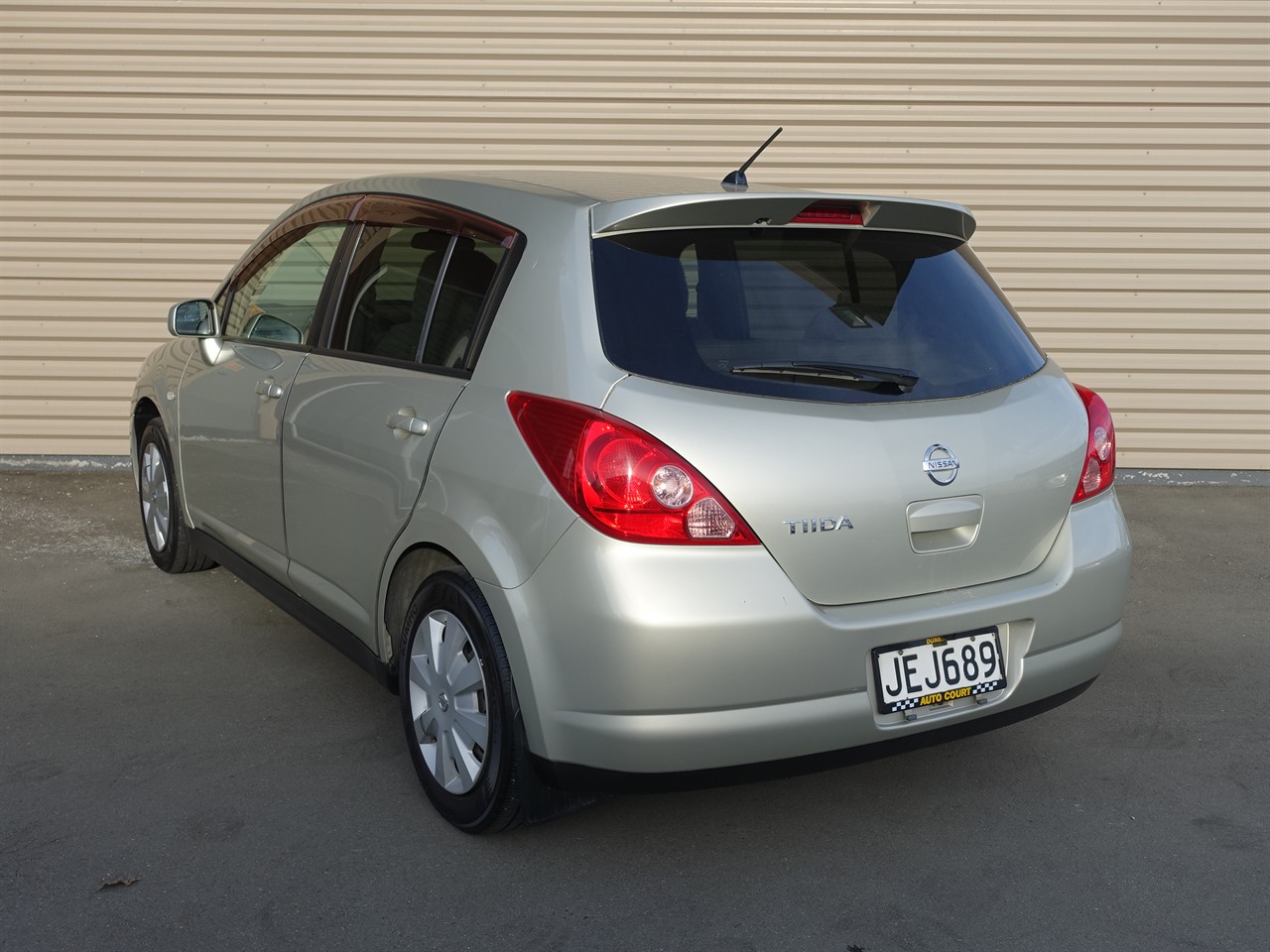 2004 Nissan Tiida