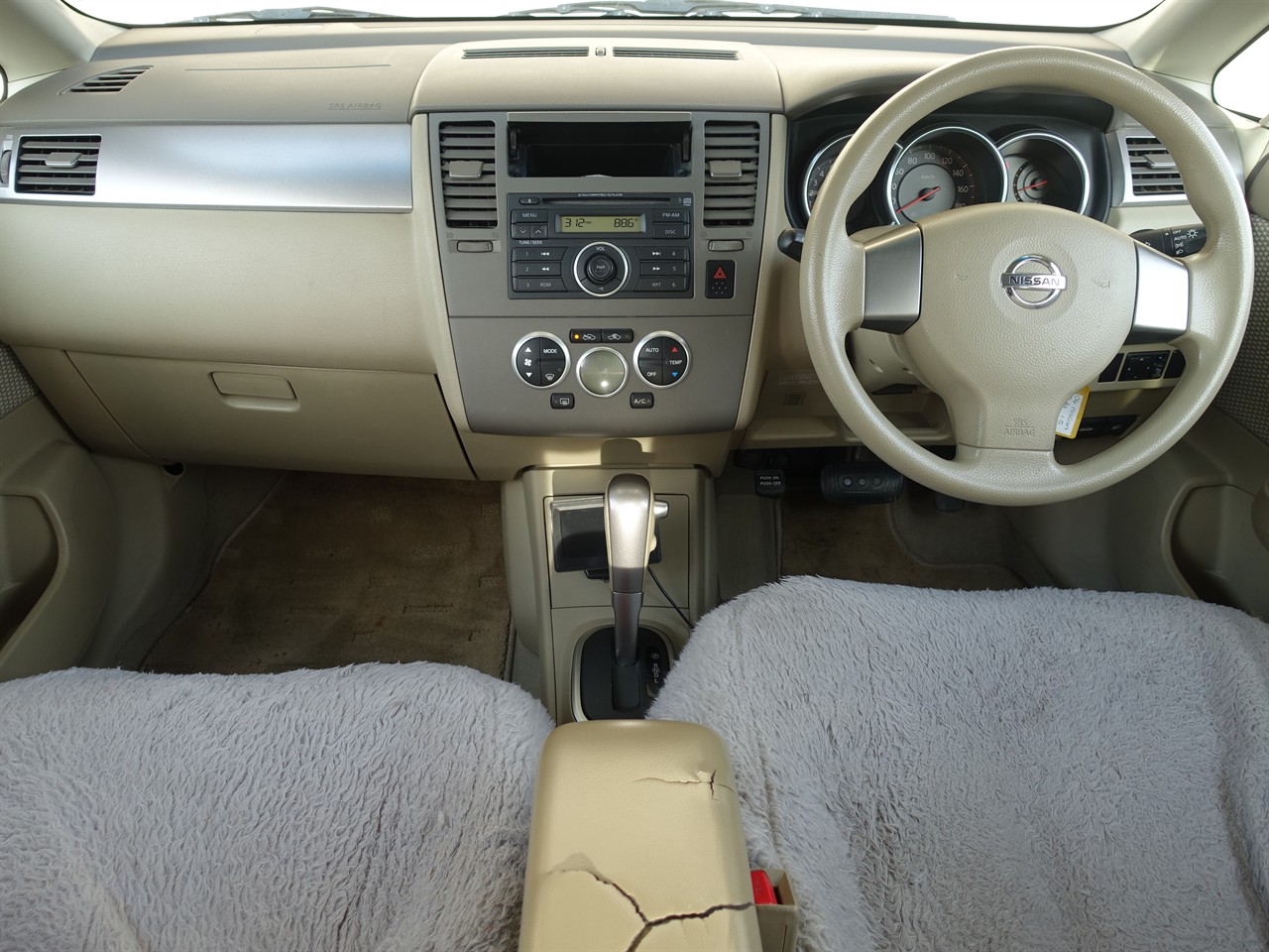 2004 Nissan Tiida