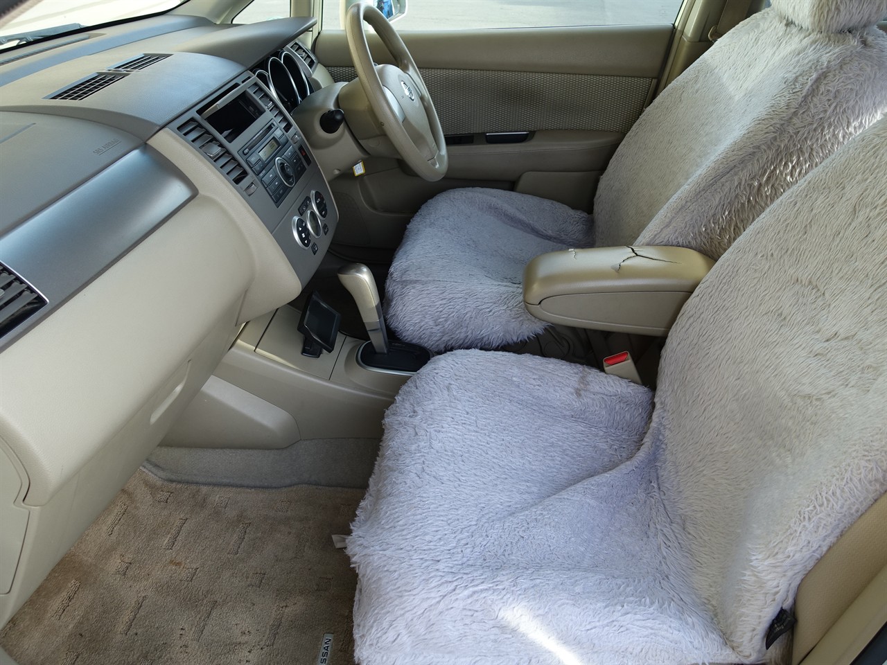 2004 Nissan Tiida