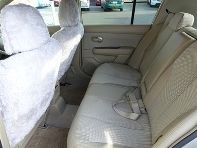 2004 Nissan Tiida - Thumbnail