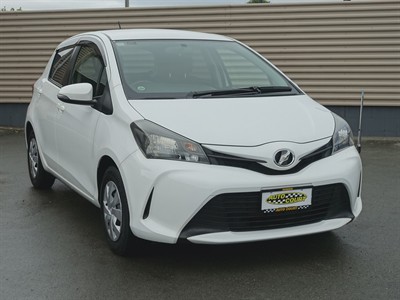 2015 Toyota Vitz - Thumbnail