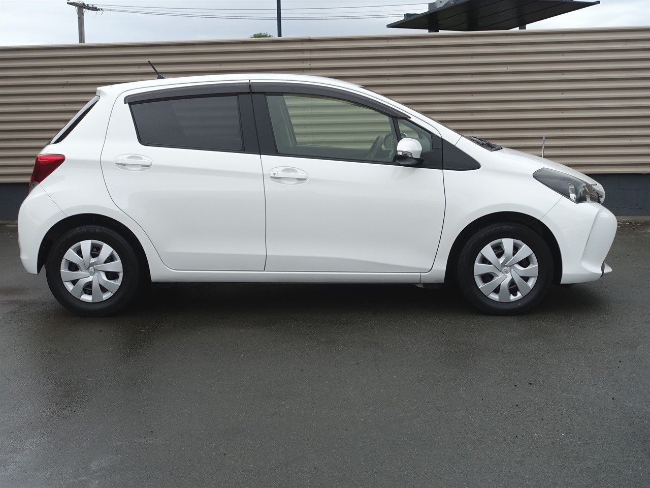 2015 Toyota Vitz