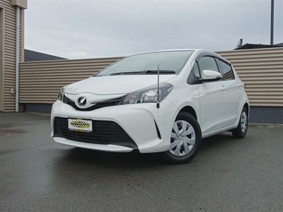 2015 Toyota Vitz - Thumbnail