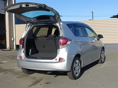 2016 Toyota Ractis - Thumbnail