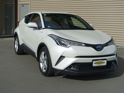 2017 Toyota C-HR - Thumbnail