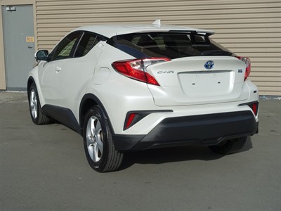 2017 Toyota C-HR - Thumbnail