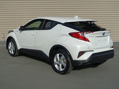 2017 Toyota C-HR - Thumbnail