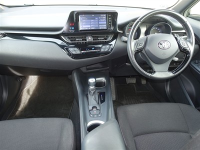 2017 Toyota C-HR - Thumbnail