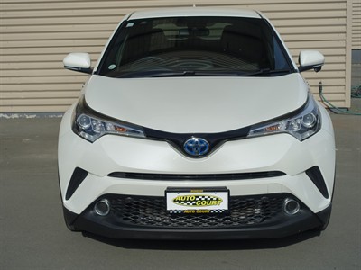 2017 Toyota C-HR - Thumbnail
