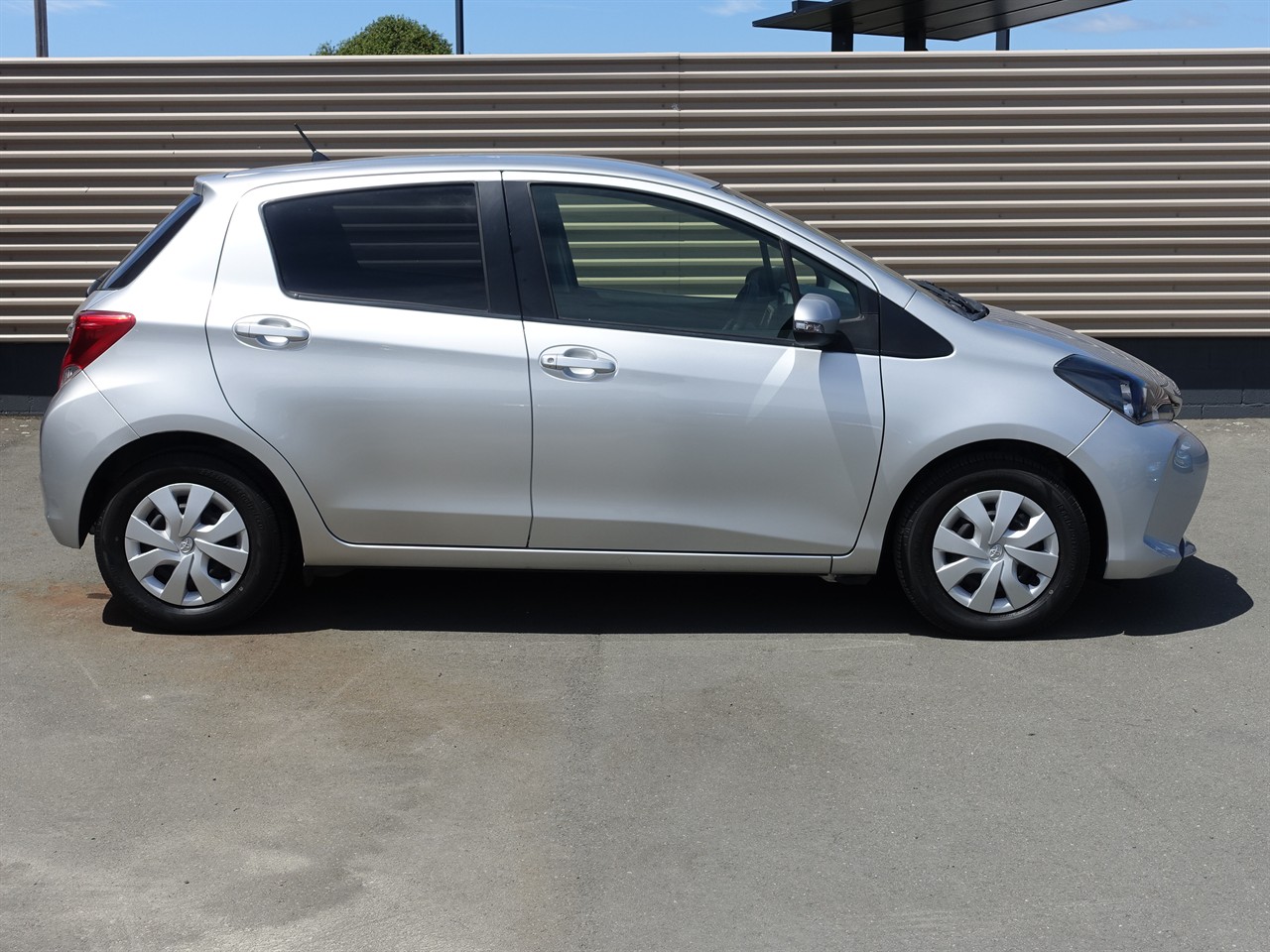 2016 Toyota Vitz