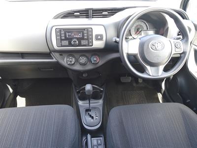 2016 Toyota Vitz - Thumbnail