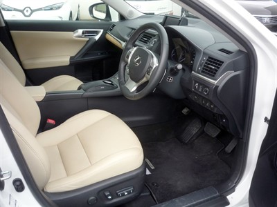 2013 Lexus CT200h - Thumbnail