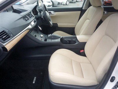 2013 Lexus CT200h - Thumbnail