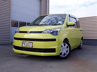 2013 Toyota Spade - Thumbnail