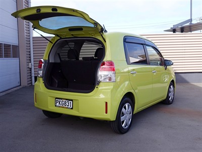 2013 Toyota Spade - Thumbnail