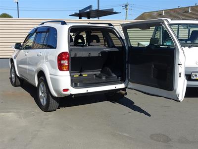 2004 Toyota RAV4 - Thumbnail