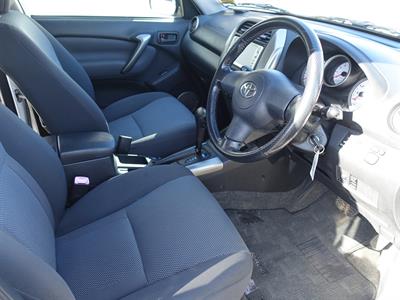 2004 Toyota RAV4 - Thumbnail