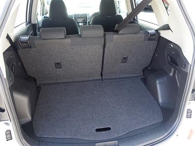 2015 Toyota Ractis - Thumbnail